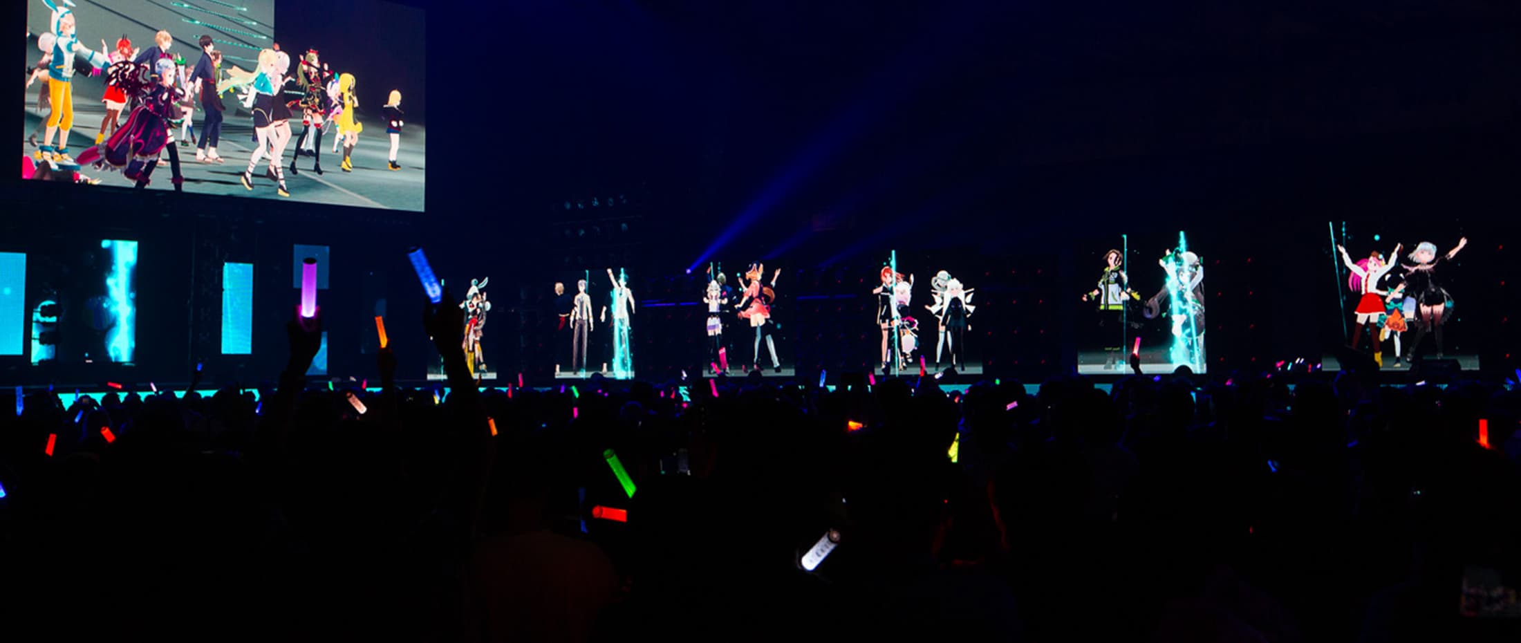 VTuberがランウェイを歩くバーチャル時代のファッションイベント「FAVRIC」