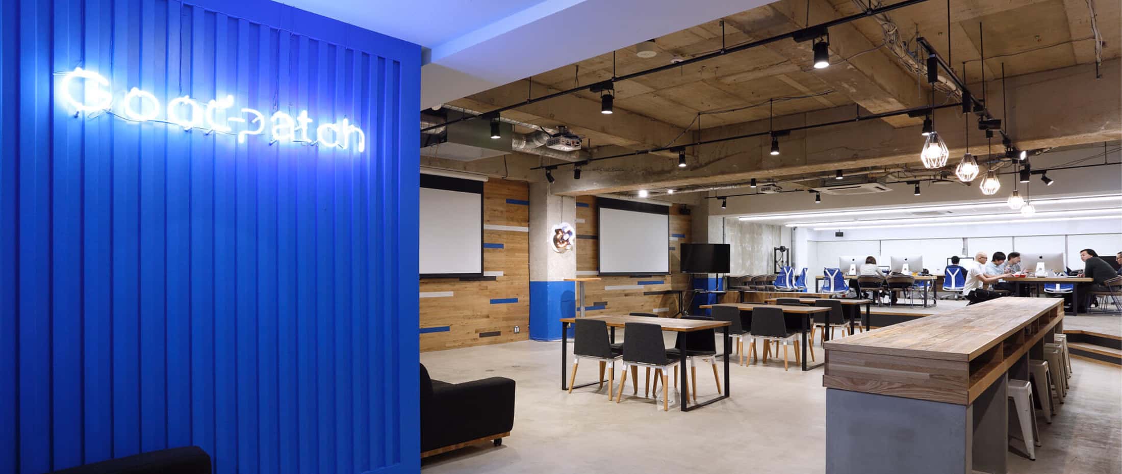 デジタルハリウッド初の上場企業誕生