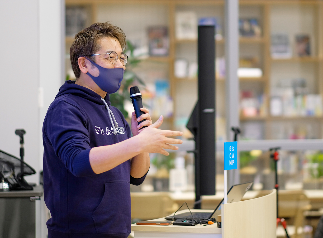 社員画像-細野氏C